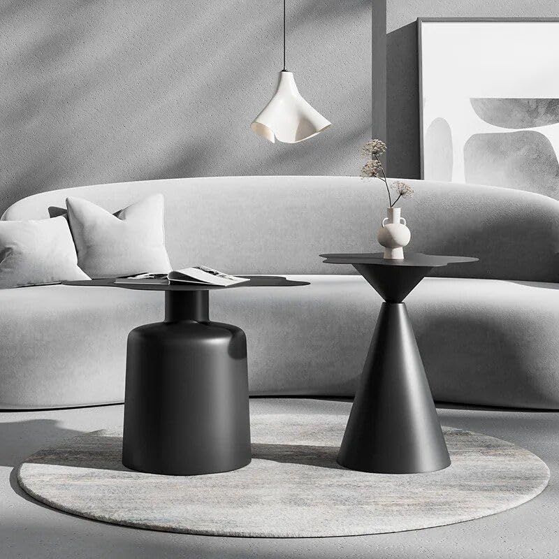 Moderner minimalistischer Couchtisch aus Eisen